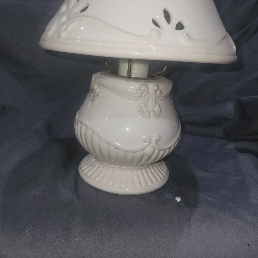 Lenox white filigree